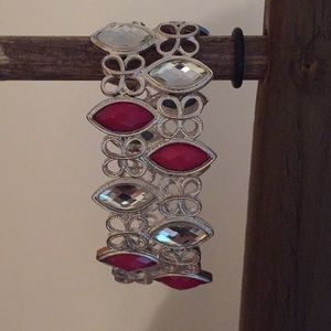 Very cute silver stretchy bracelet